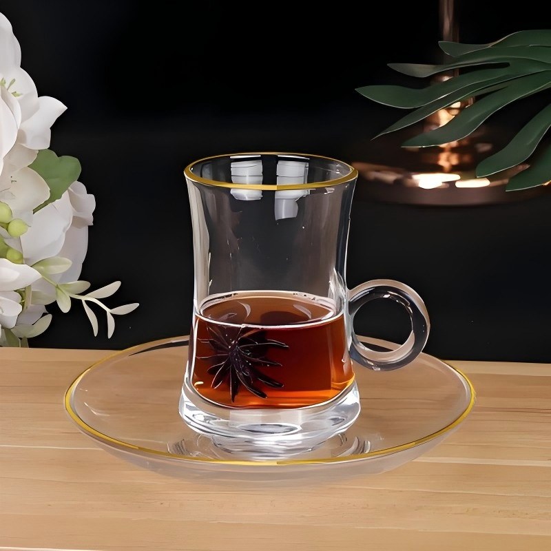 Tazza da tè in vetro con manico ad anello stampato vintage
