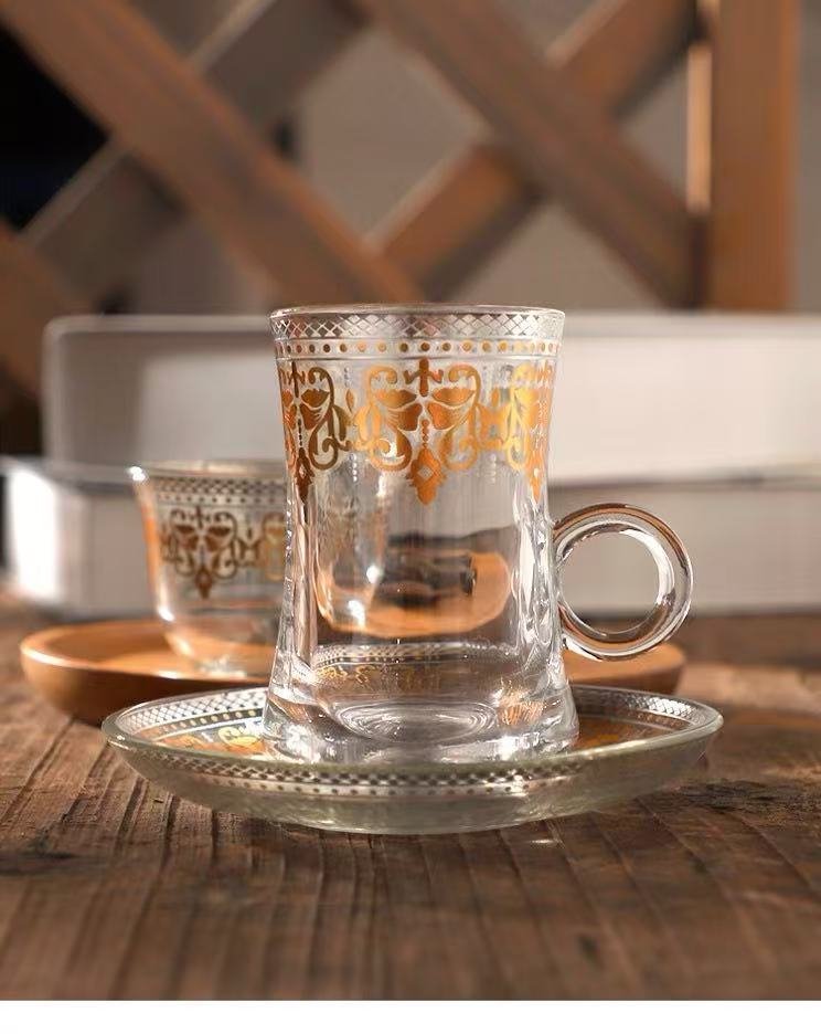 Tazza da tè in vetro con manico ad anello stampato vintage Tazza da tè in vetro con manico ad anello stampato vintage