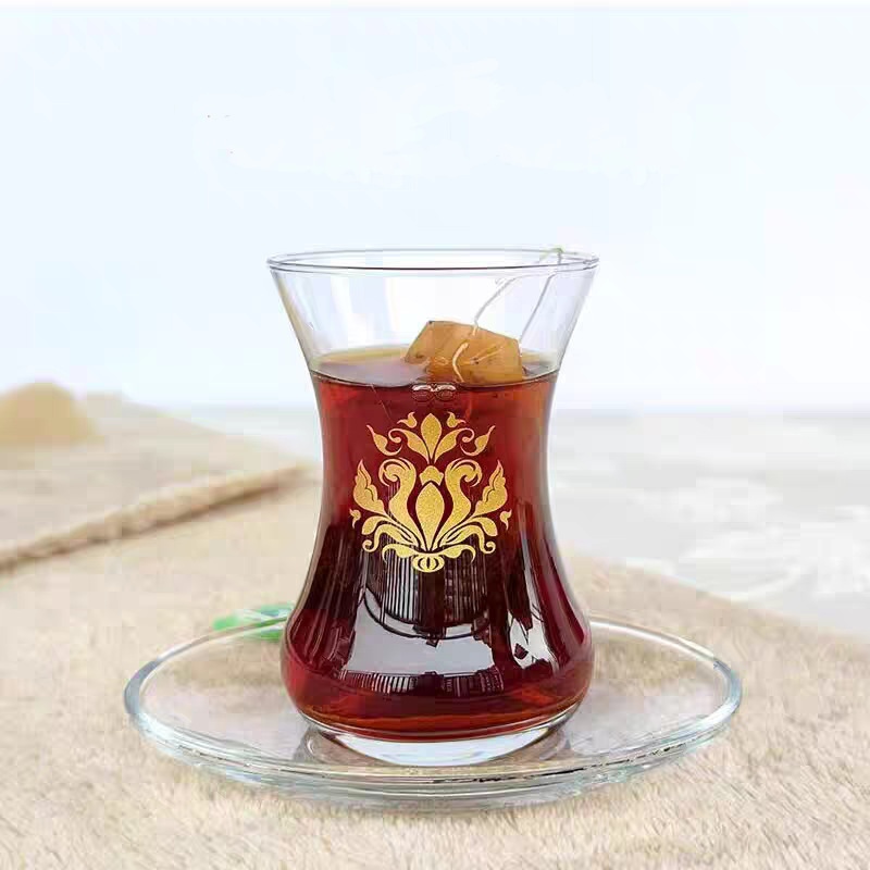 Tazza da tè turca in vetro a vita classica