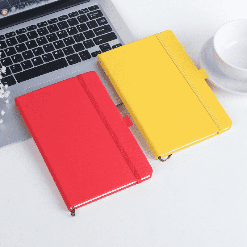 Notebook aziendale con fascia elastica in pelle PU A5 con logo personalizzato