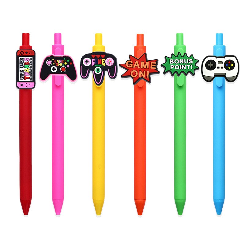 Penna gel inchiostro nero retrattile con ciondolo in silicone per controller di gioco Penna gel inchiostro nero retrattile con ciondolo in silicone per controller di gioco