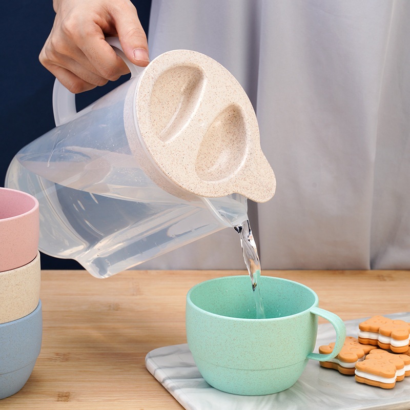 Set di brocche per acqua in paglia di grano con 4 tazze