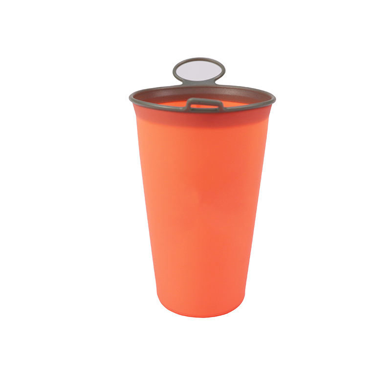 Tazza per acqua pieghevole riutilizzabile e portatile in silicone Tazza per acqua pieghevole riutilizzabile e portatile in silicone