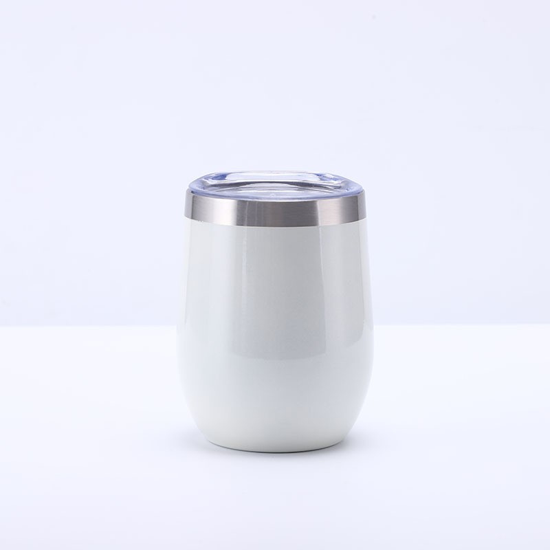 Bicchiere da vino isolato con stampa 3D full-wrap personalizzata Bicchiere da vino isolato con stampa 3D full-wrap personalizzata