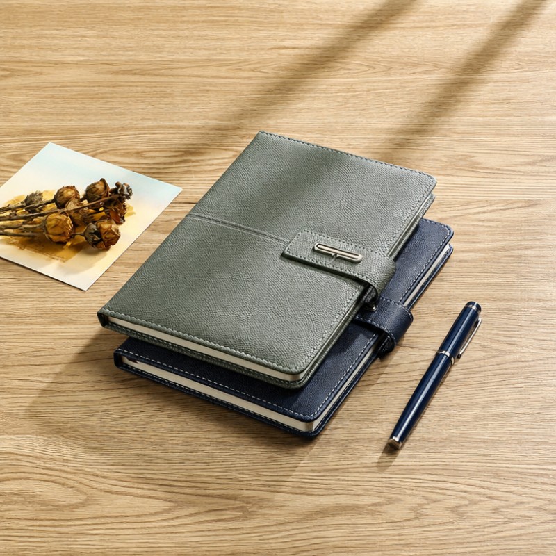 Taccuino con diario con logo personalizzato con copertina rigida in pelle PU con fibbia in metallo