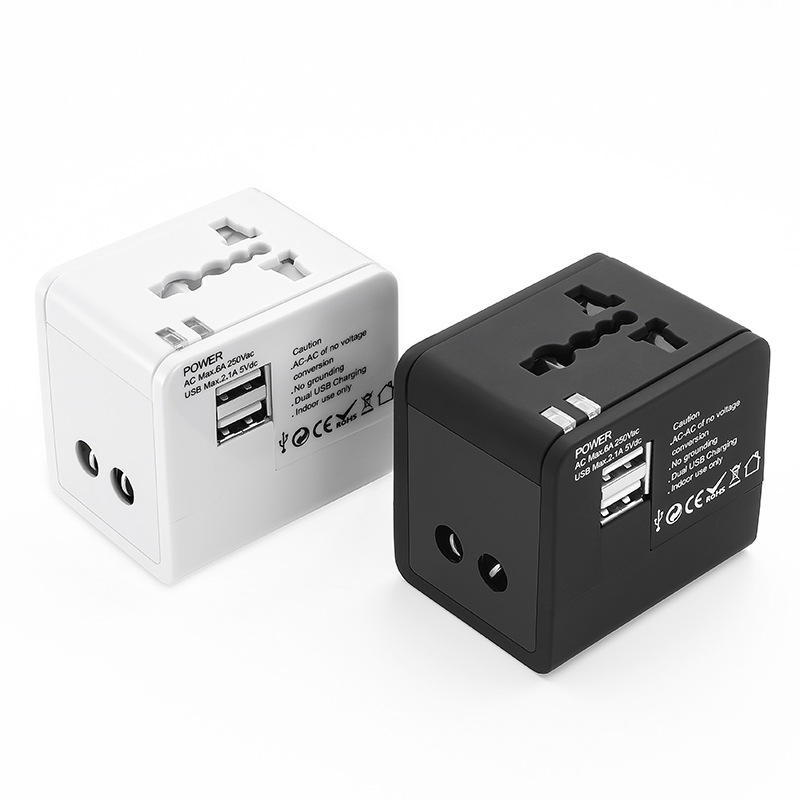 Adattatore da viaggio universale con doppie porte USB
